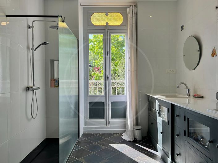 Image No.13-6 Bed House for sale