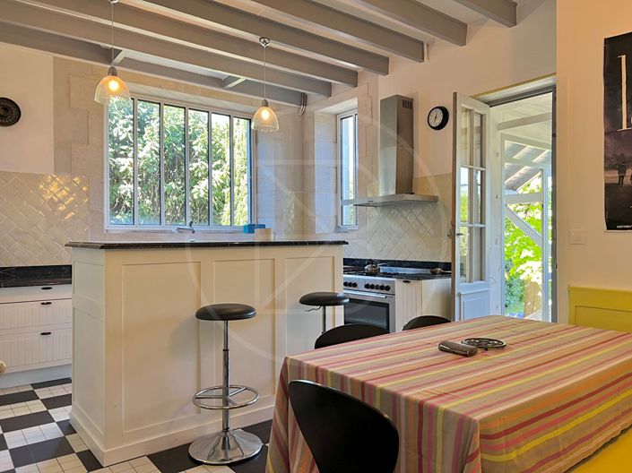 Image No.7-6 Bed House for sale