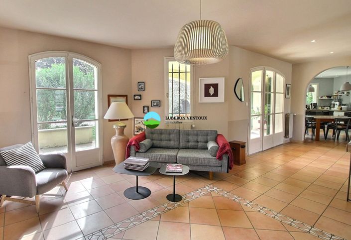 Image No.2-4 Bed House for sale