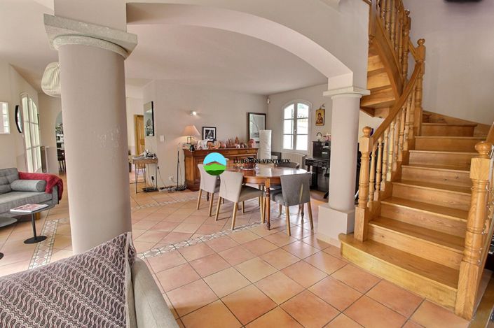 Image No.7-4 Bed House for sale