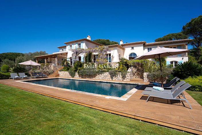 Image No.8-8 Bed Property for sale