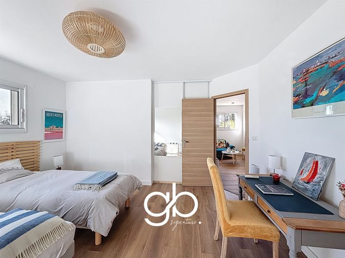 Image No.14-4 Bed House for sale