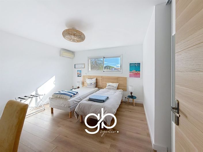 Image No.15-4 Bed House for sale