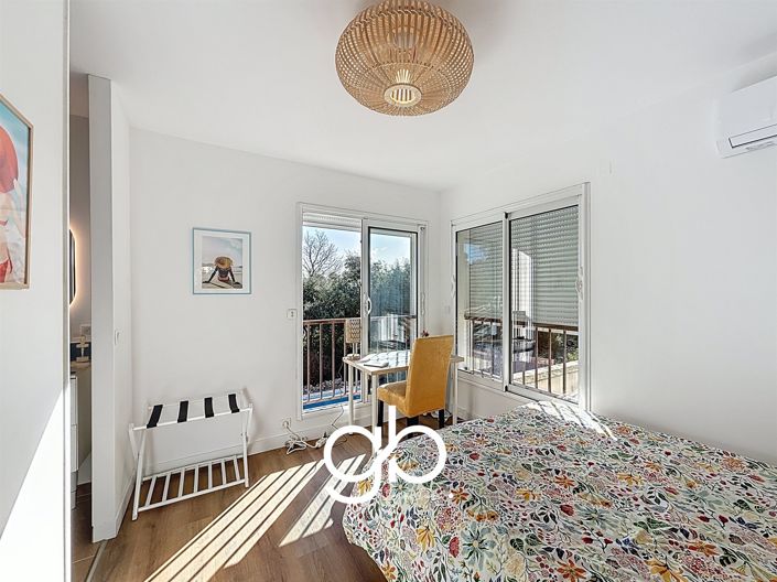 Image No.16-4 Bed House for sale