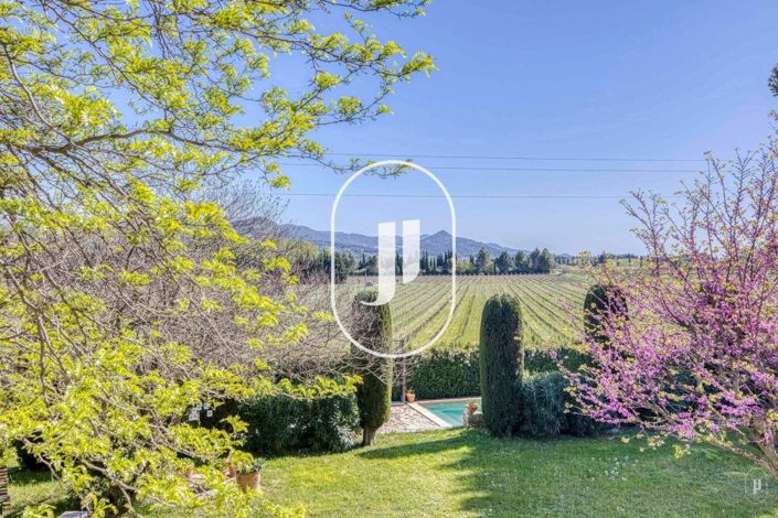 Image No.6-8 Bed House for sale
