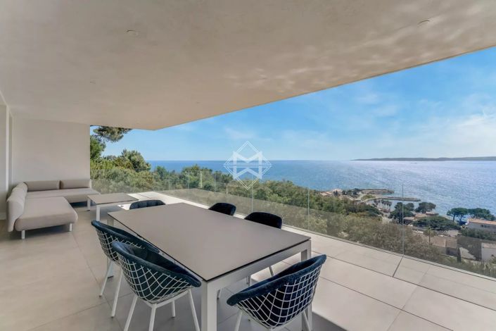 Image No.5-4 Bed House for sale