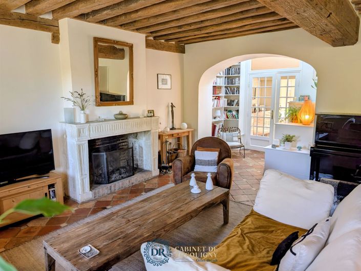 Image No.10-6 Bed House for sale