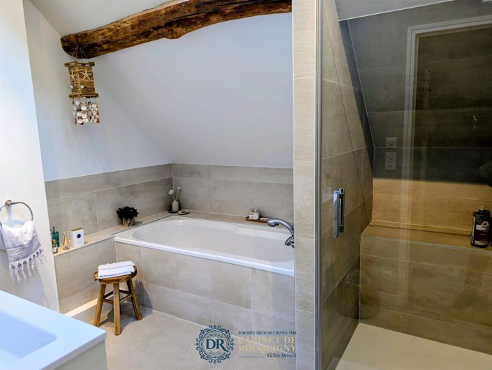 Image No.16-6 Bed House for sale