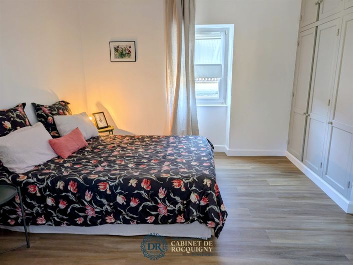Image No.20-6 Bed House for sale
