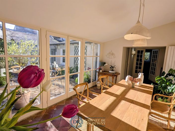 Image No.5-6 Bed House for sale