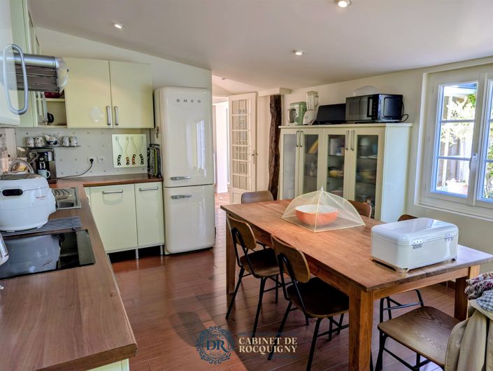 Image No.9-6 Bed House for sale
