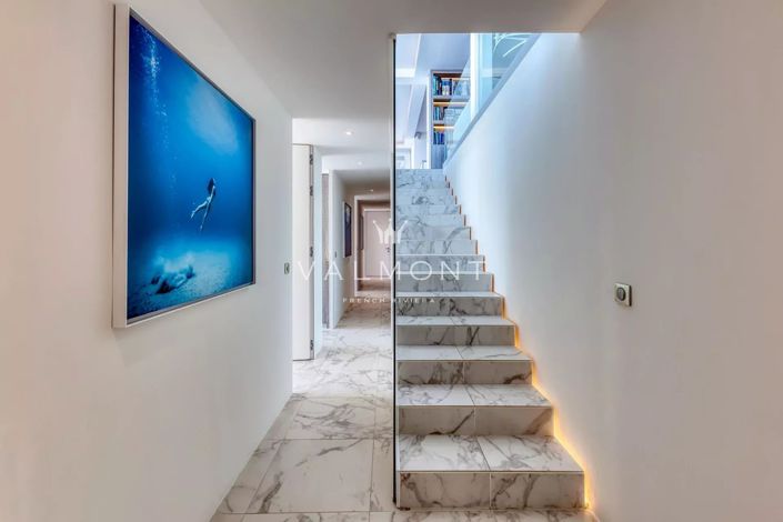 Image No.18-6 Bed House for sale