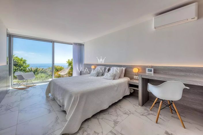 Image No.21-6 Bed House for sale