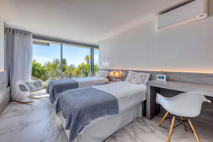 Image No.23-6 Bed House for sale