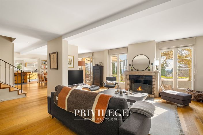 Image No.9-5 Bed House for sale