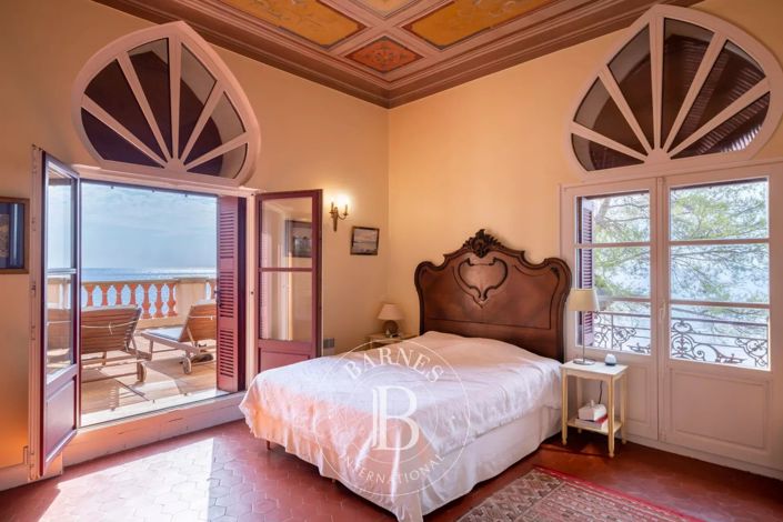 Image No.7-8 Bed House for sale