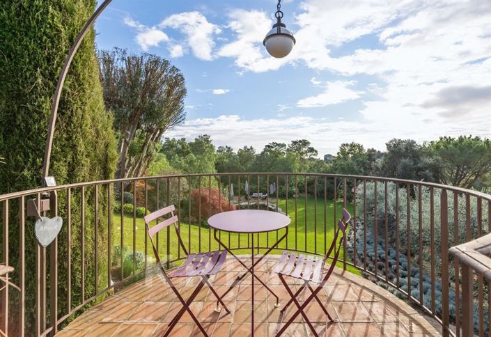 Image No.16-5 Bed House for sale