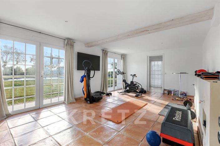 Image No.17-5 Bed House for sale