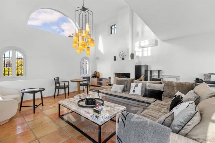 Image No.4-5 Bed House for sale