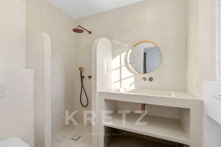 Image No.9-5 Bed House for sale