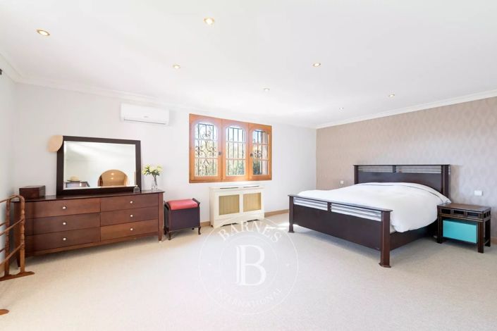 Image No.13-6 Bed House for sale