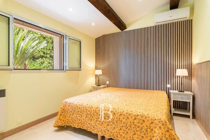 Image No.25-6 Bed House for sale
