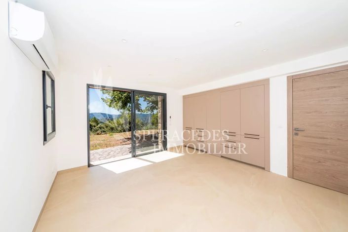 Image No.14-5 Bed House for sale