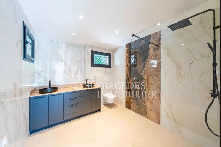 Image No.16-5 Bed House for sale