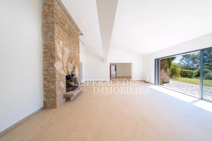 Image No.6-5 Bed House for sale