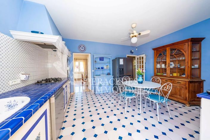 Image No.16-6 Bed House for sale