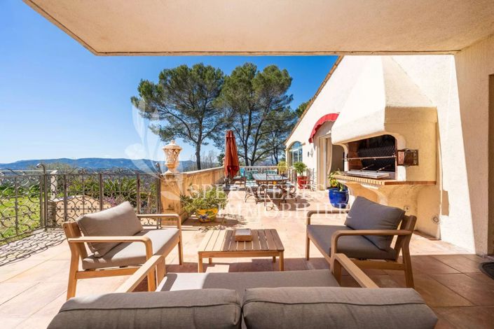 Image No.18-6 Bed House for sale