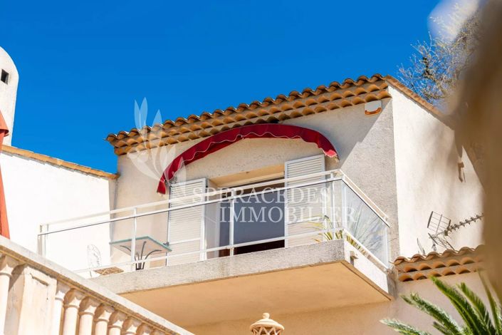 Image No.6-6 Bed House for sale