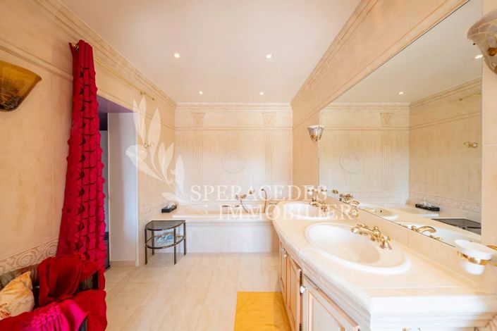 Image No.16-4 Bed House for sale