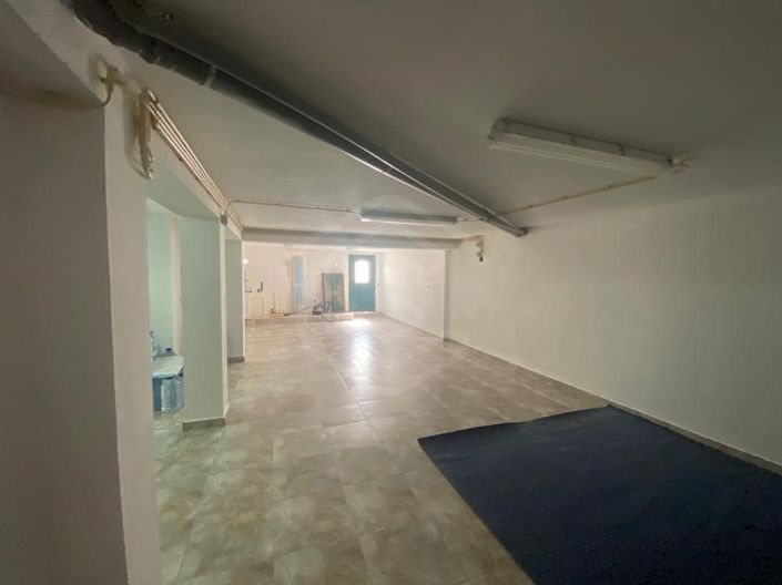 Image No.18-4 Bed House for sale