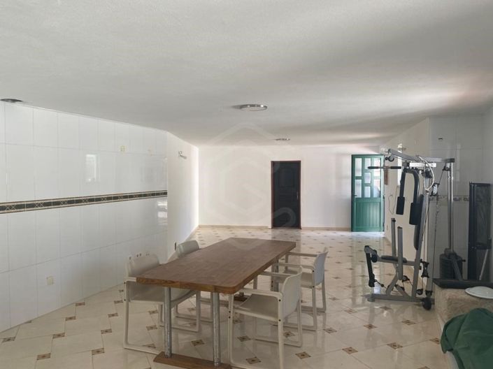 Image No.20-4 Bed House for sale