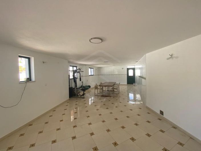 Image No.25-4 Bed House for sale