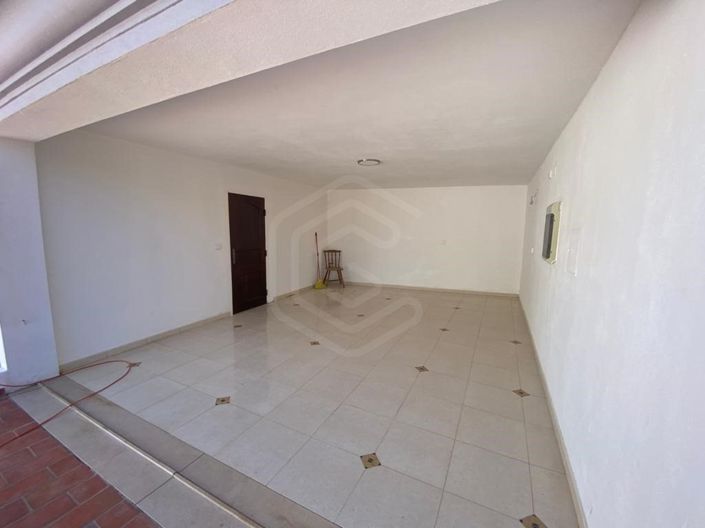 Image No.28-4 Bed House for sale