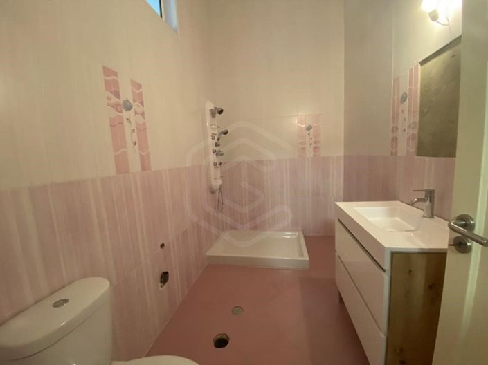 Image No.33-4 Bed House for sale