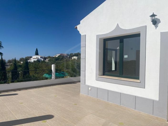 Image No.42-4 Bed House for sale