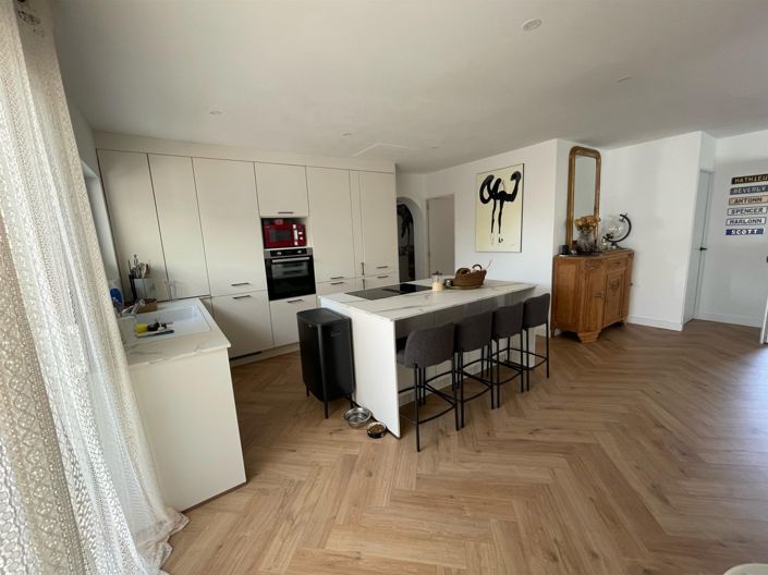 Image No.4-7 Bed House for sale