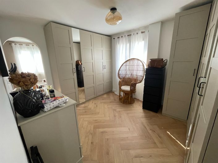 Image No.9-7 Bed House for sale