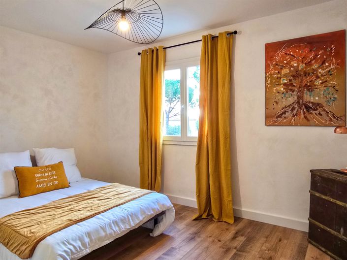 Image No.11-5 Bed House for sale