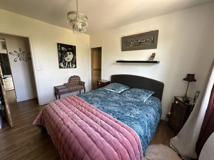 Image No.18-3 Bed House for sale