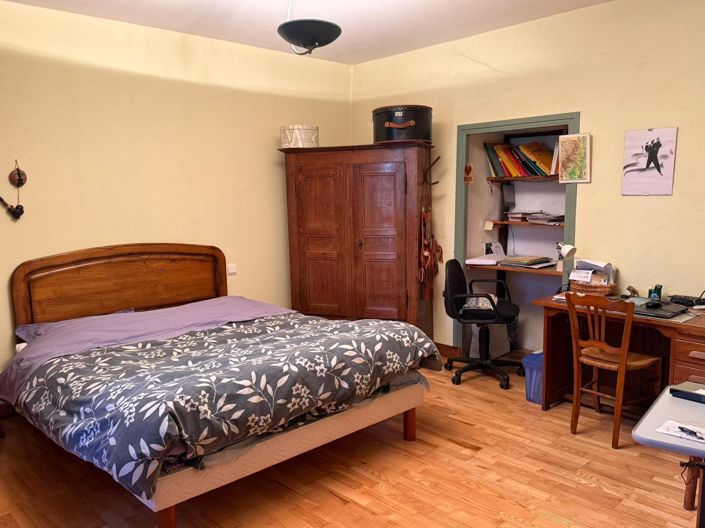 Image No.14-8 Bed House for sale