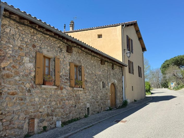 Image No.17-8 Bed House for sale