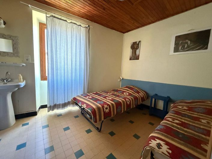 Image No.4-8 Bed House for sale