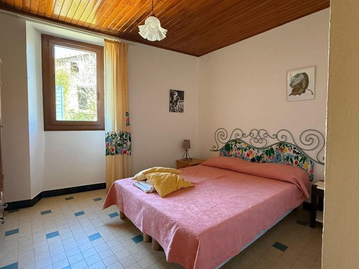 Image No.7-8 Bed House for sale