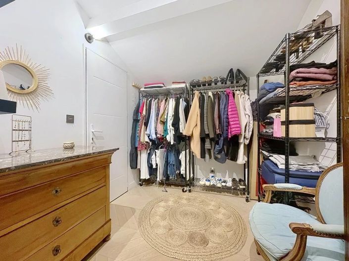 Image No.11-3 Bed House for sale