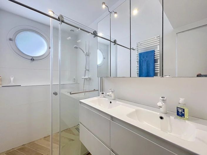 Image No.12-3 Bed House for sale