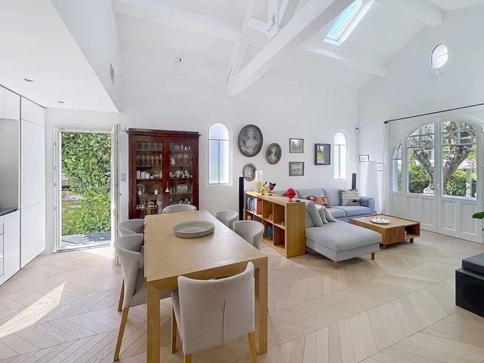 Image No.5-3 Bed House for sale